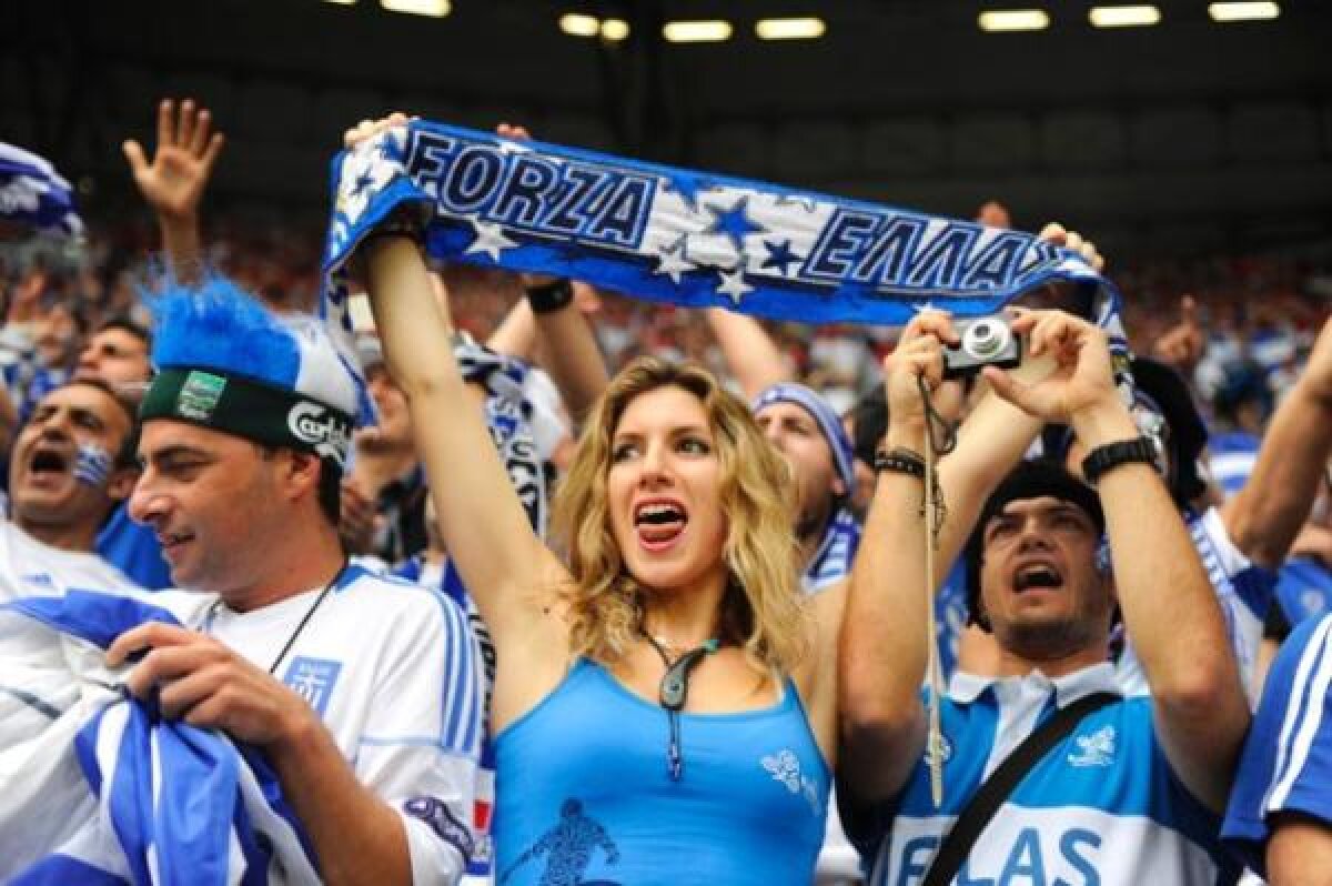 Galerie FOTO Cele mai frumoase fane de la Euro! » Pe care o preferi?