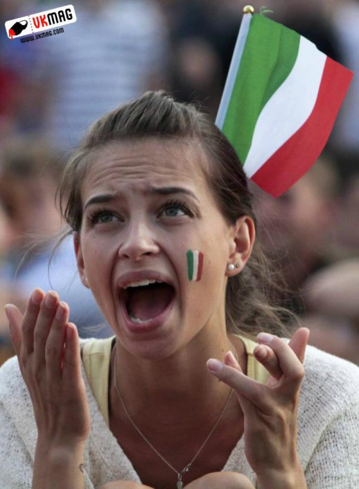 Galerie FOTO Cele mai frumoase fane de la Euro! » Pe care o preferi?