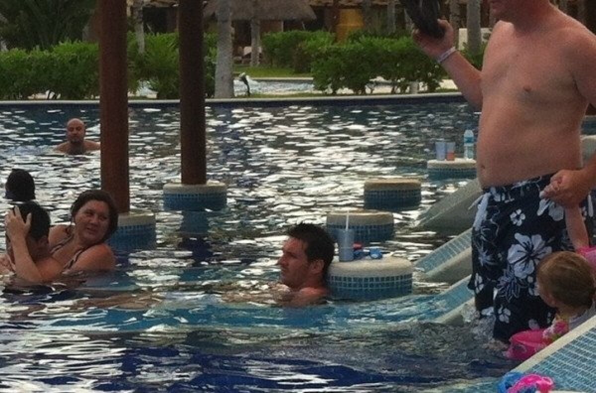 FOTO&VIDEO Spionat şi-n vacanţă» Messi îşi încarcă bateriile în Mexic