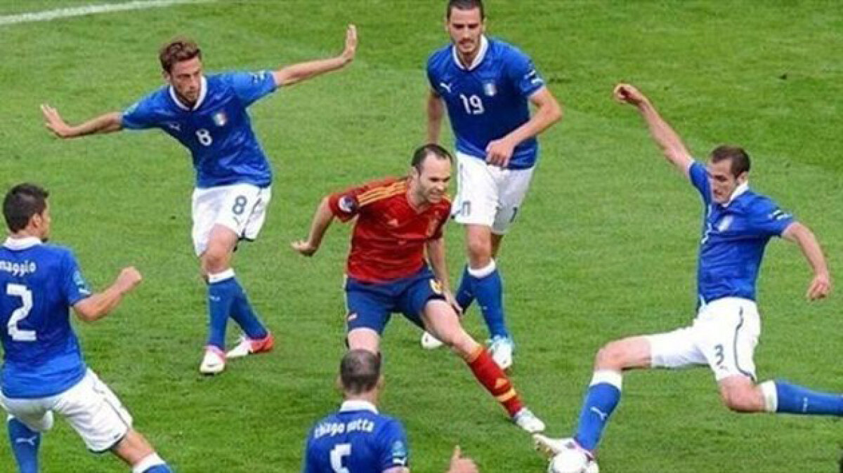 6vs1 » Tactică împotriva lui Iniesta: şase adversari îl marchează!