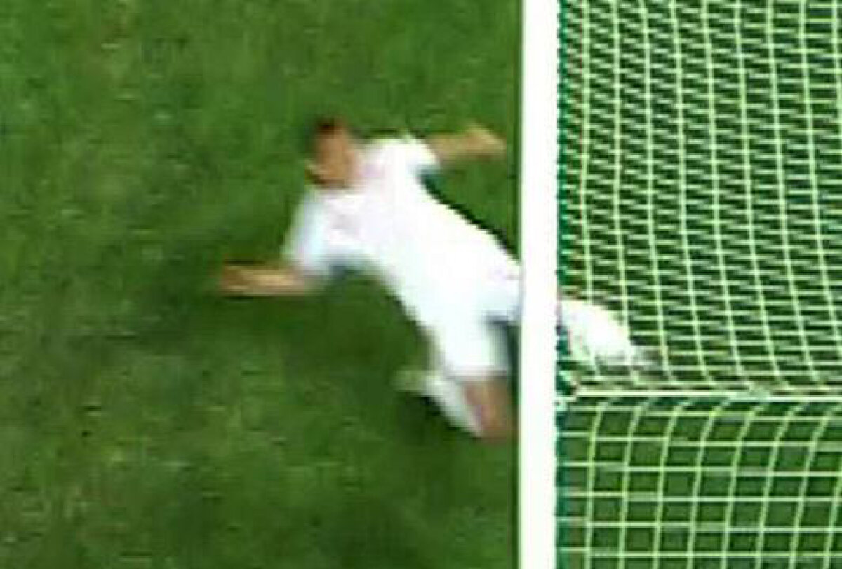 VIDEO Hair&referee save the Queen » Anglia a învins Ucraina cu un gol al lui Rooney şi după un gol clar anulat de arbitrul Kassai