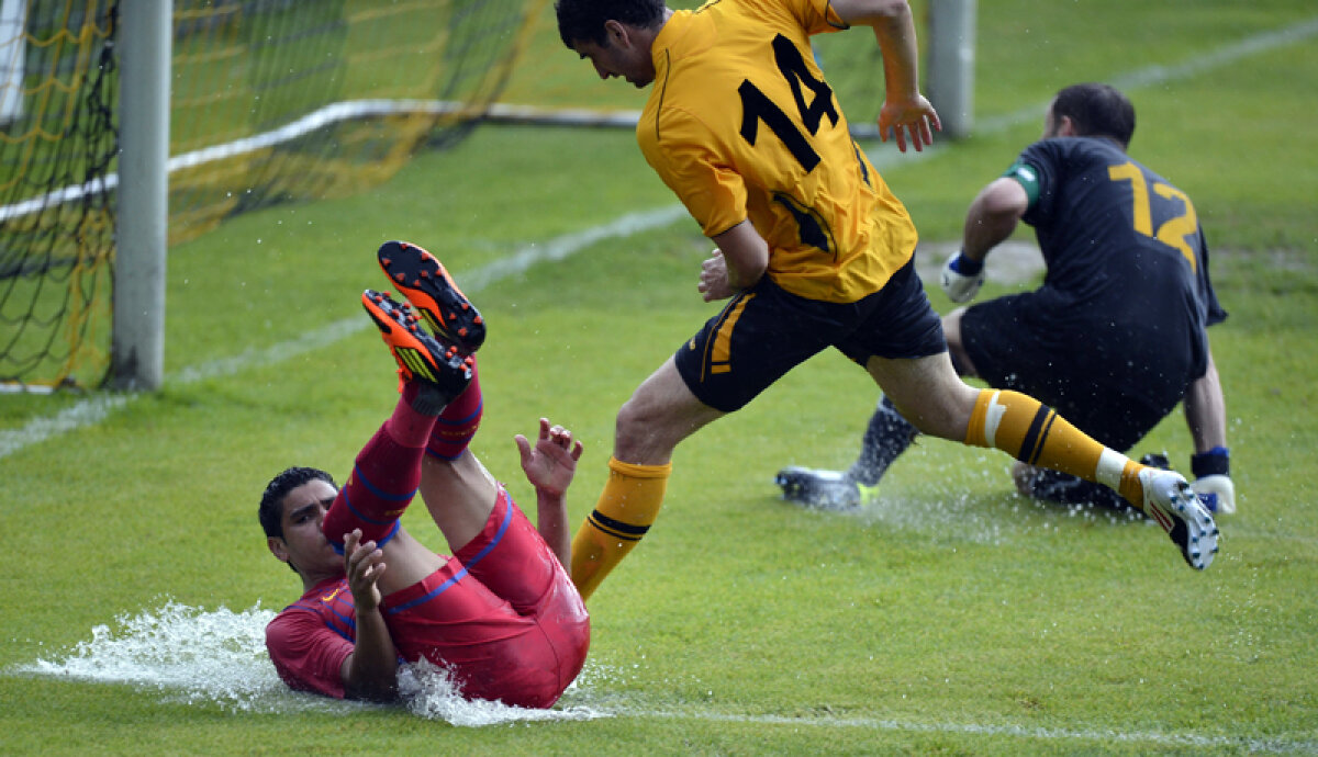 FOTO Haos pe apă » Reghe a debutat cu un egal pe banca Stelei, 1-1 cu Torpedo Kutaisi