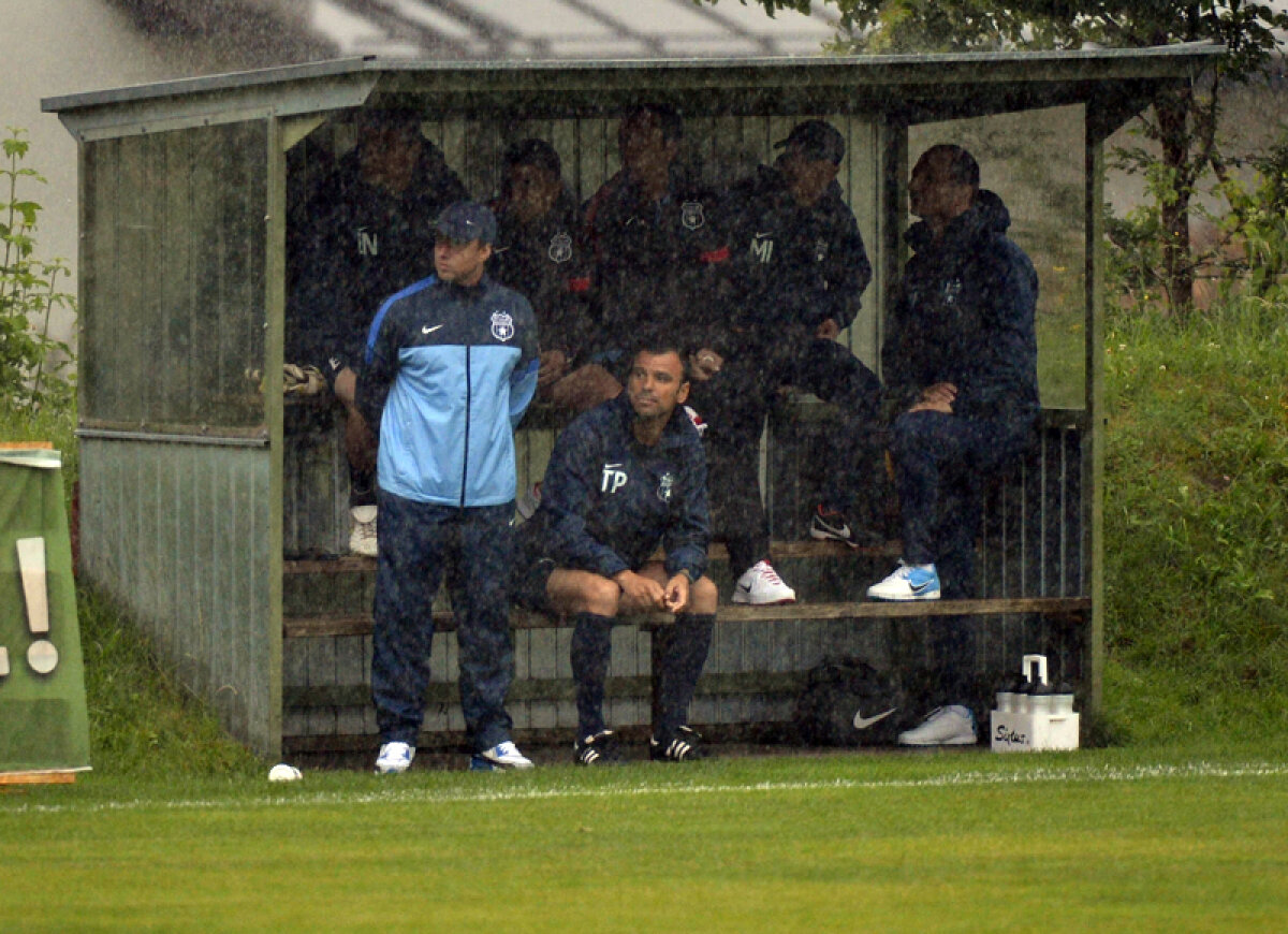 FOTO Haos pe apă » Reghe a debutat cu un egal pe banca Stelei, 1-1 cu Torpedo Kutaisi