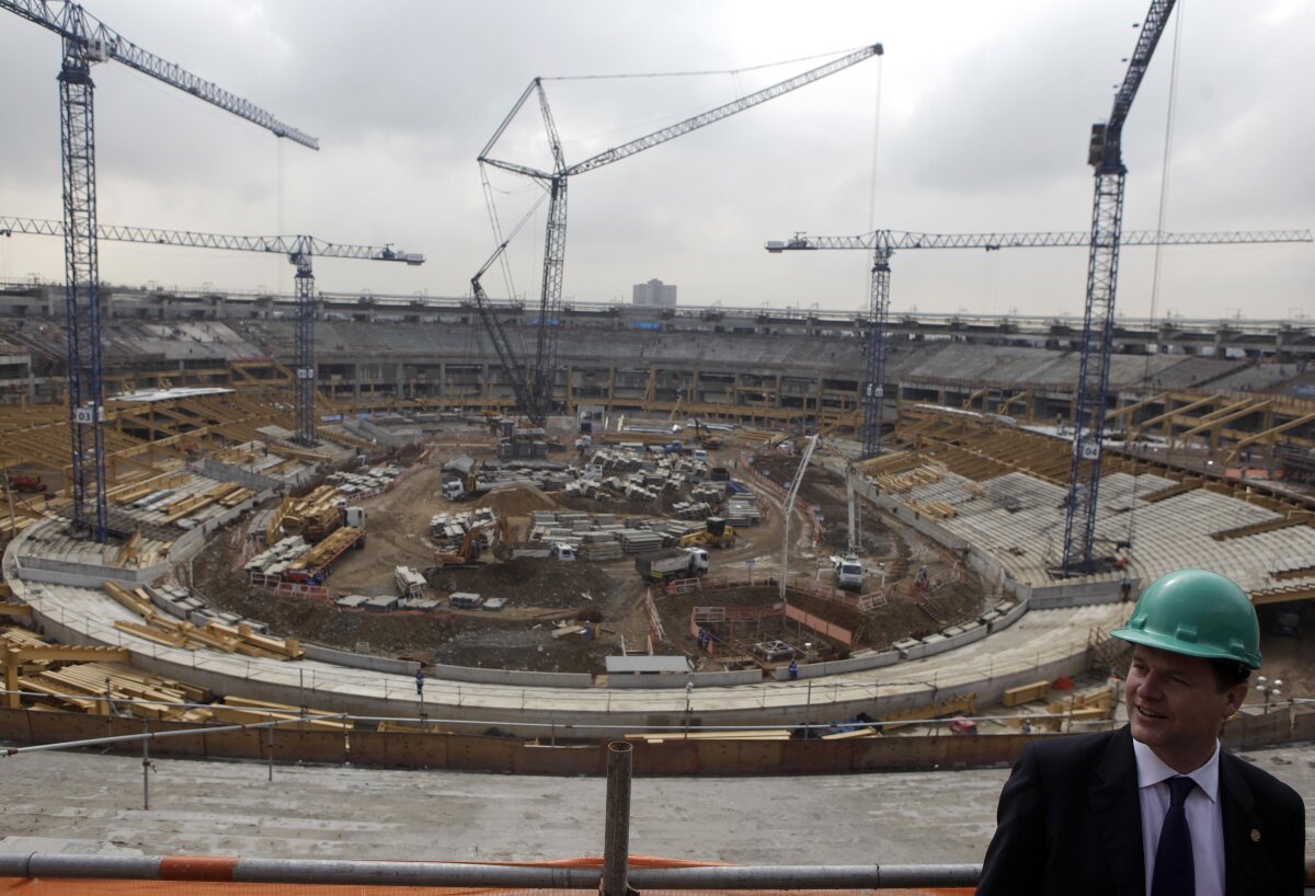 FOTO Se lucrează din greu la renovarea stadionului Maracana » Vezi aici cum arată acum impresionanta arenă