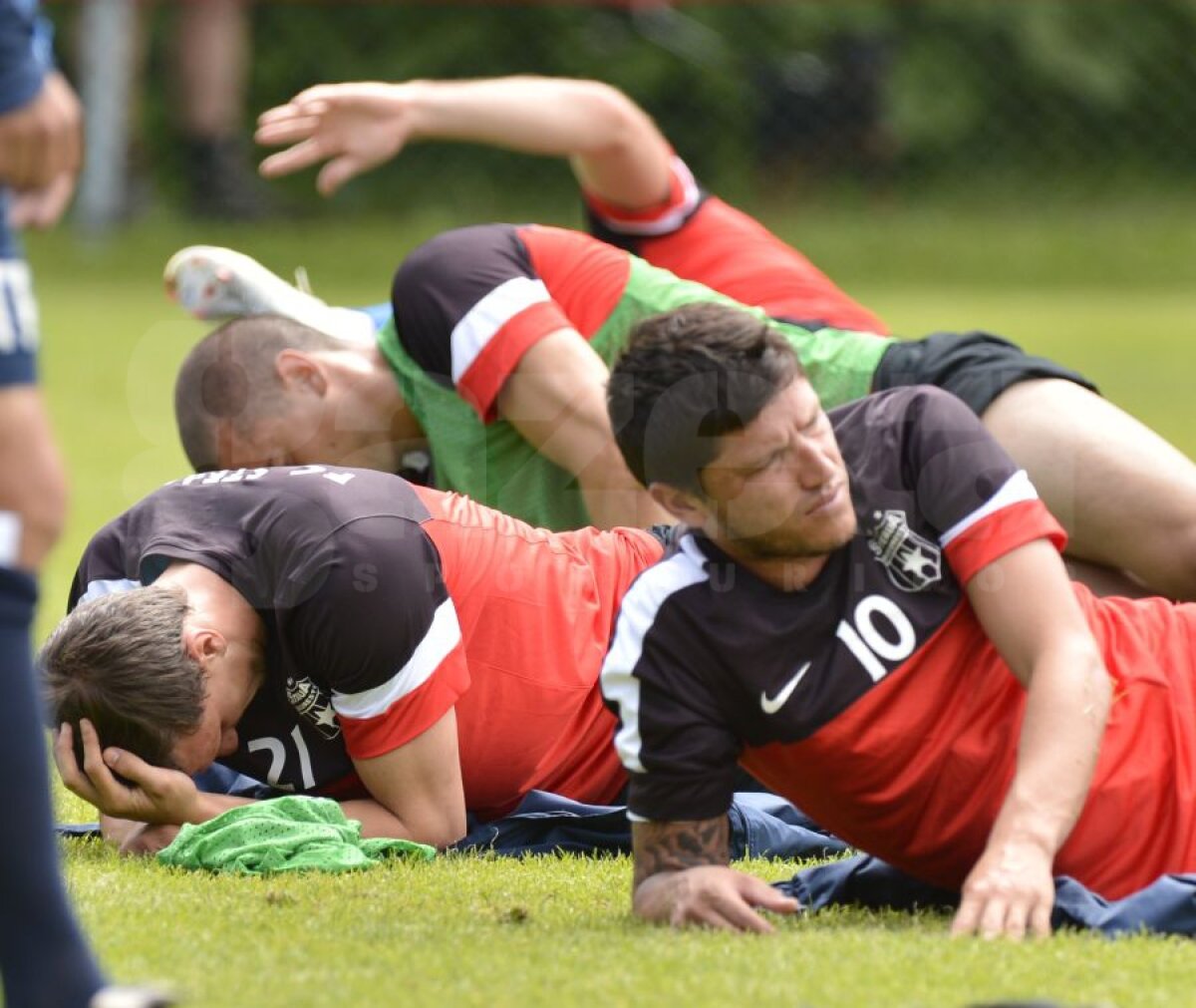 FOTO Dodele, stai pe vîrfuri! Metodele preparatorului german "i-au înghiţit" şi pe internaţionali