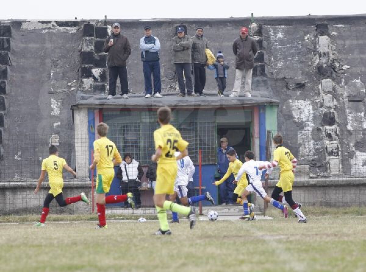 Ciuntesc baza Laromet! » Primăria Capitalei susţine că a dat aviz de construcţie, "dar fără a fi afectată fosta bază sportivă"