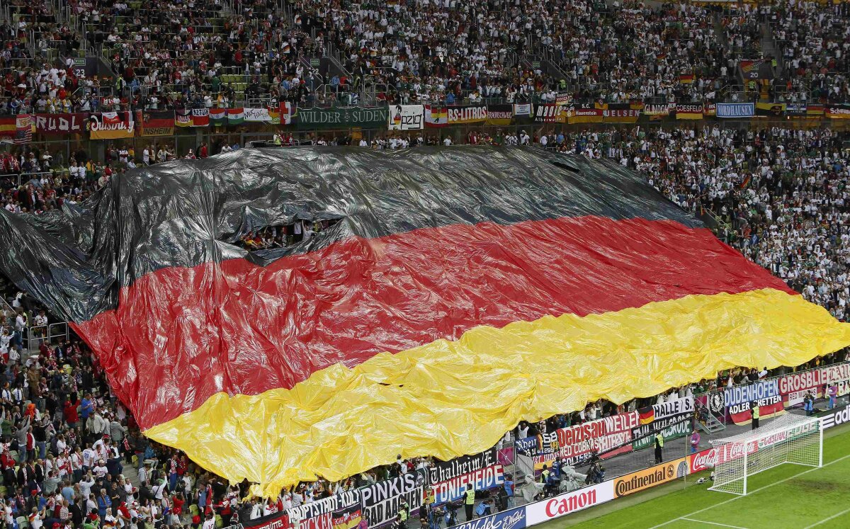 FOTO şi VIDEO Nemţii distrug visul elen şi aşteaptă Anglia ori Italia în semifinale