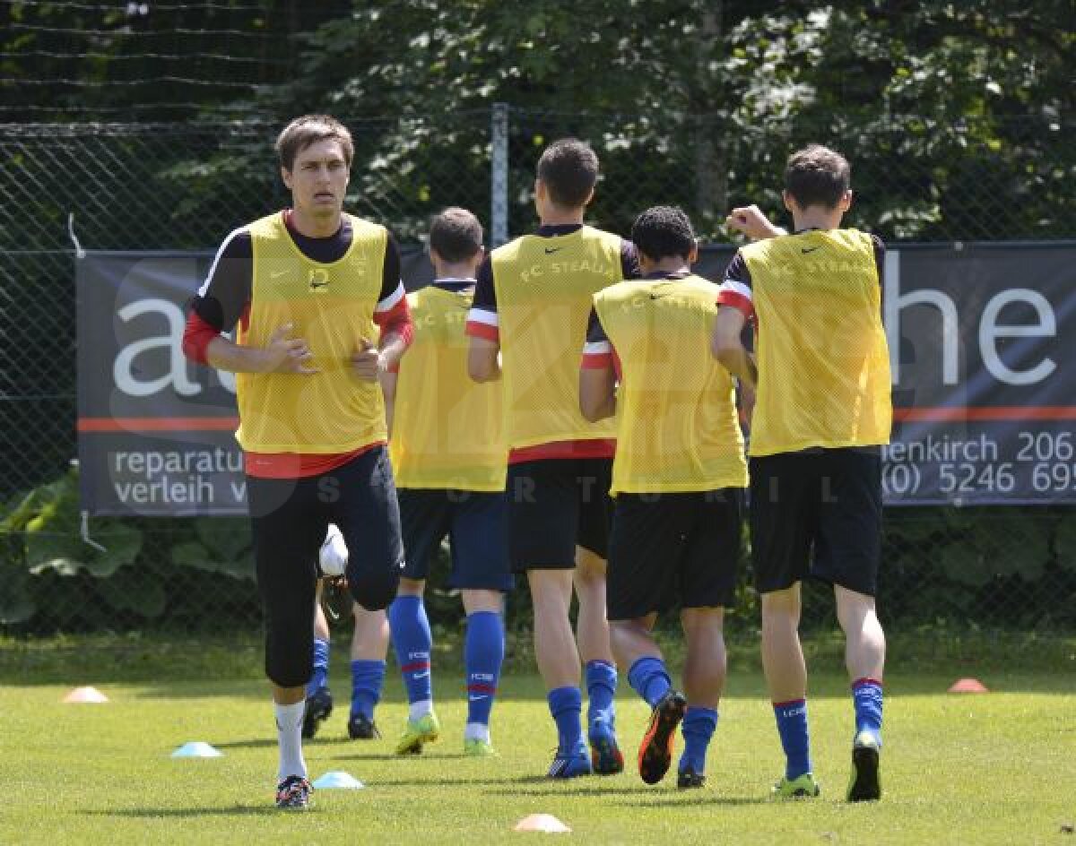 FOTO La muncăăăă! :D » Steliştii cad laţi după antrenamentele lui Reghe