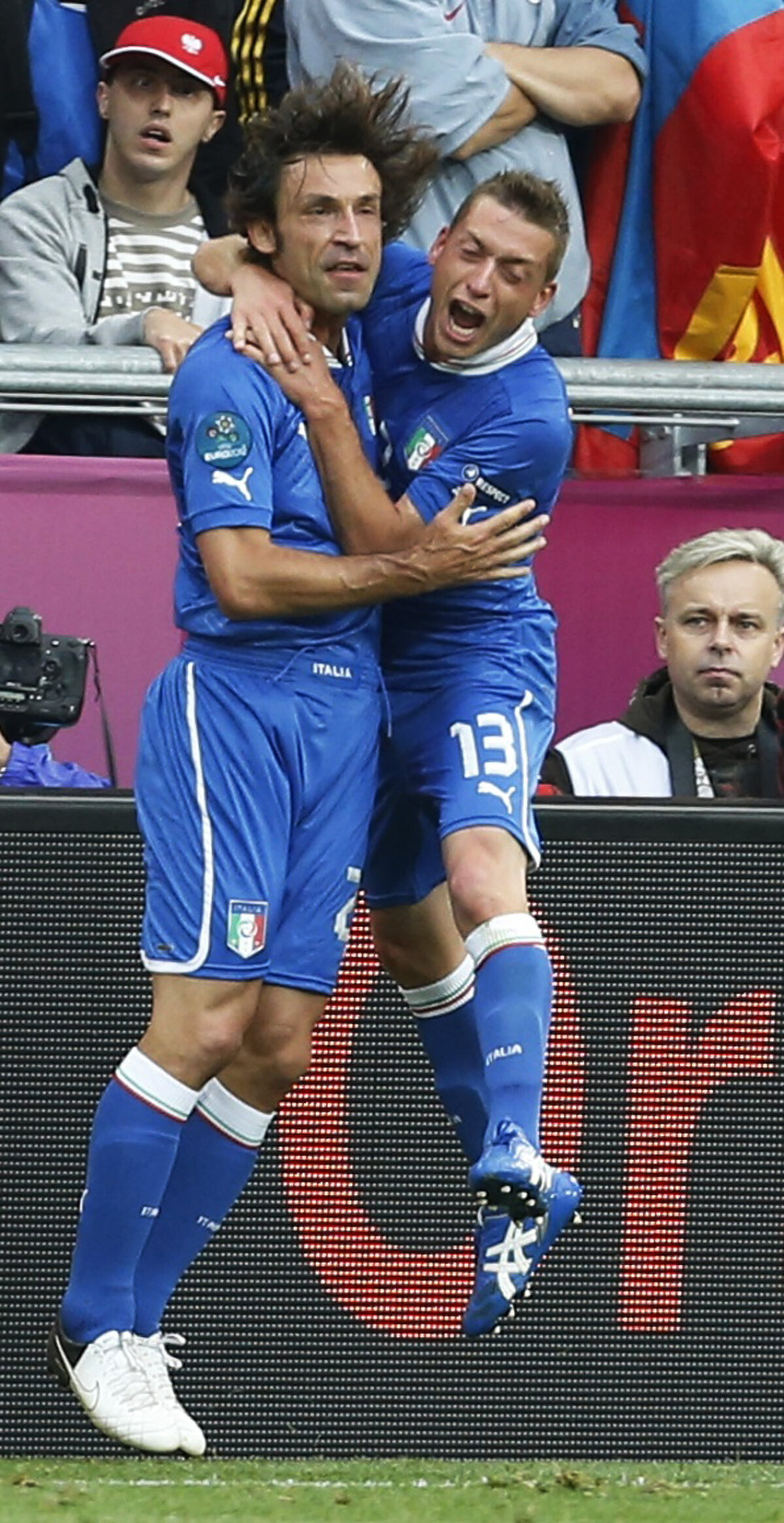 "Genial ca o sticlă de vin vechi sau ca o partidă fabuloasă de amor" » 10 tweet-uri teribile despre Andrea Pirlo