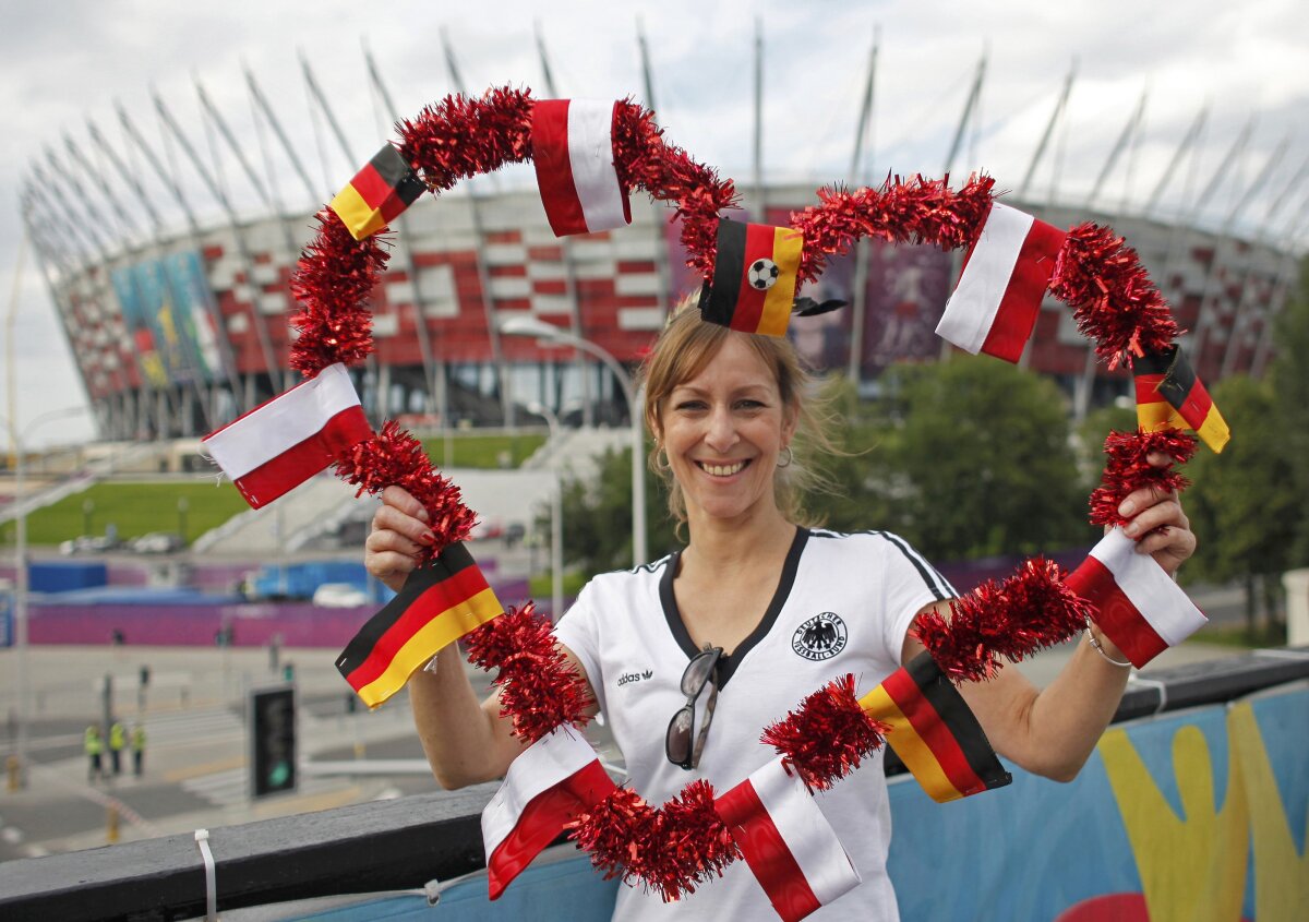 VIDEO ŞI FOTO  Italia bate Germania cu 2-1 şi joacă duminică finala cu Spania. Balotelli a făcut ”dubla”
