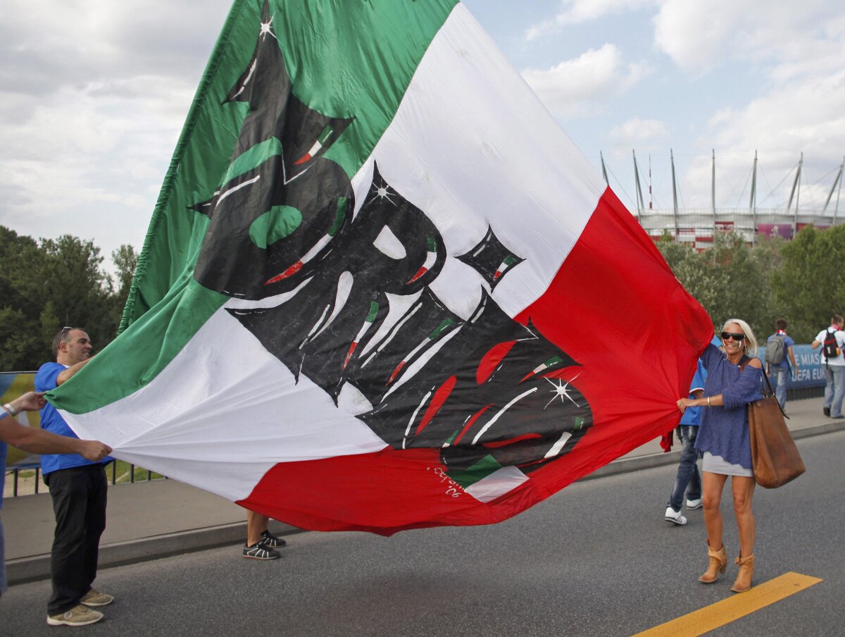 VIDEO ŞI FOTO  Italia bate Germania cu 2-1 şi joacă duminică finala cu Spania. Balotelli a făcut ”dubla”