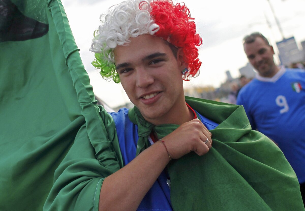 VIDEO ŞI FOTO  Italia bate Germania cu 2-1 şi joacă duminică finala cu Spania. Balotelli a făcut ”dubla”