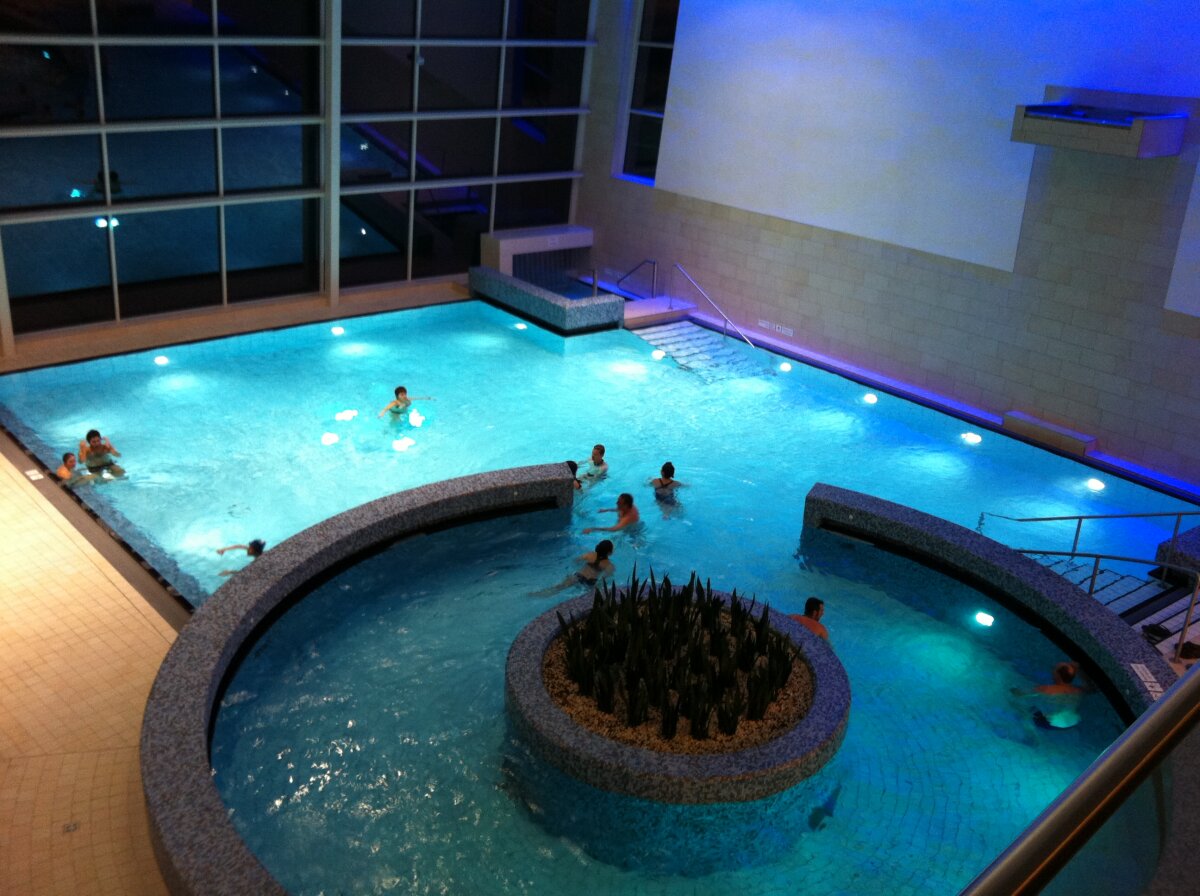 FOTO Soare şi lux! » Aşa arată cantonamentul Stelei din Austria