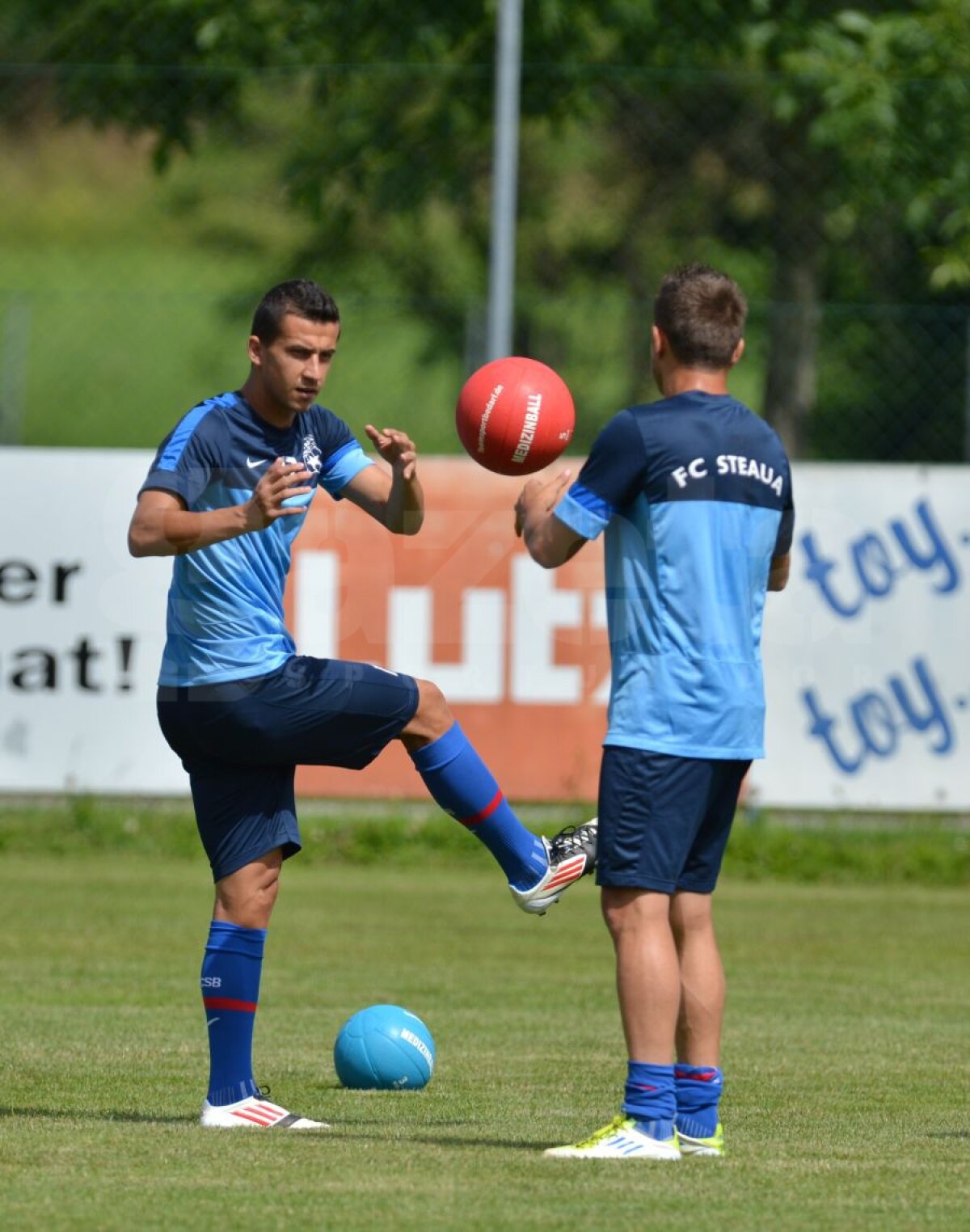 FOTO Georgievski contra Tănase » Macedoneanul s-a mişcat bine la primul antrenament cu Steaua