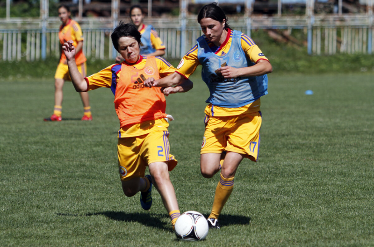 FOTO Fetiţele Powerpuff » Selecţionata de junioare U19 a României atacă o medalie la Euro 2012 din Antalya