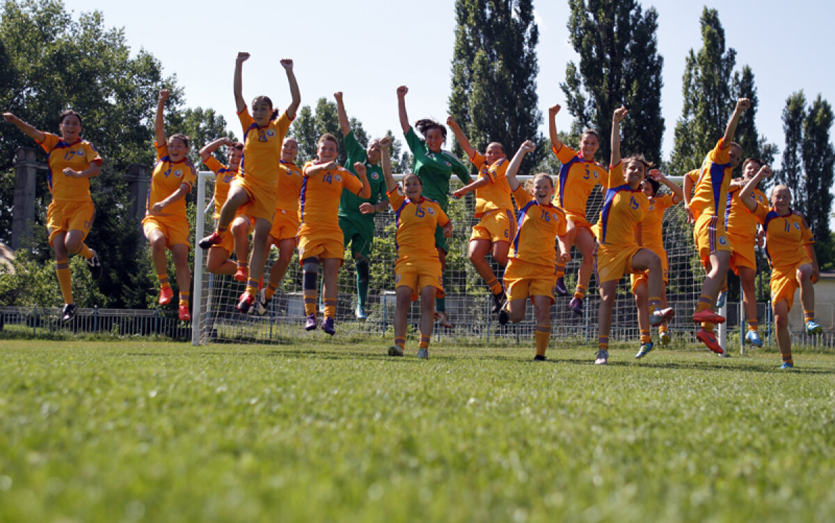 FOTO Fetiţele Powerpuff » Selecţionata de junioare U19 a României atacă o medalie la Euro 2012 din Antalya