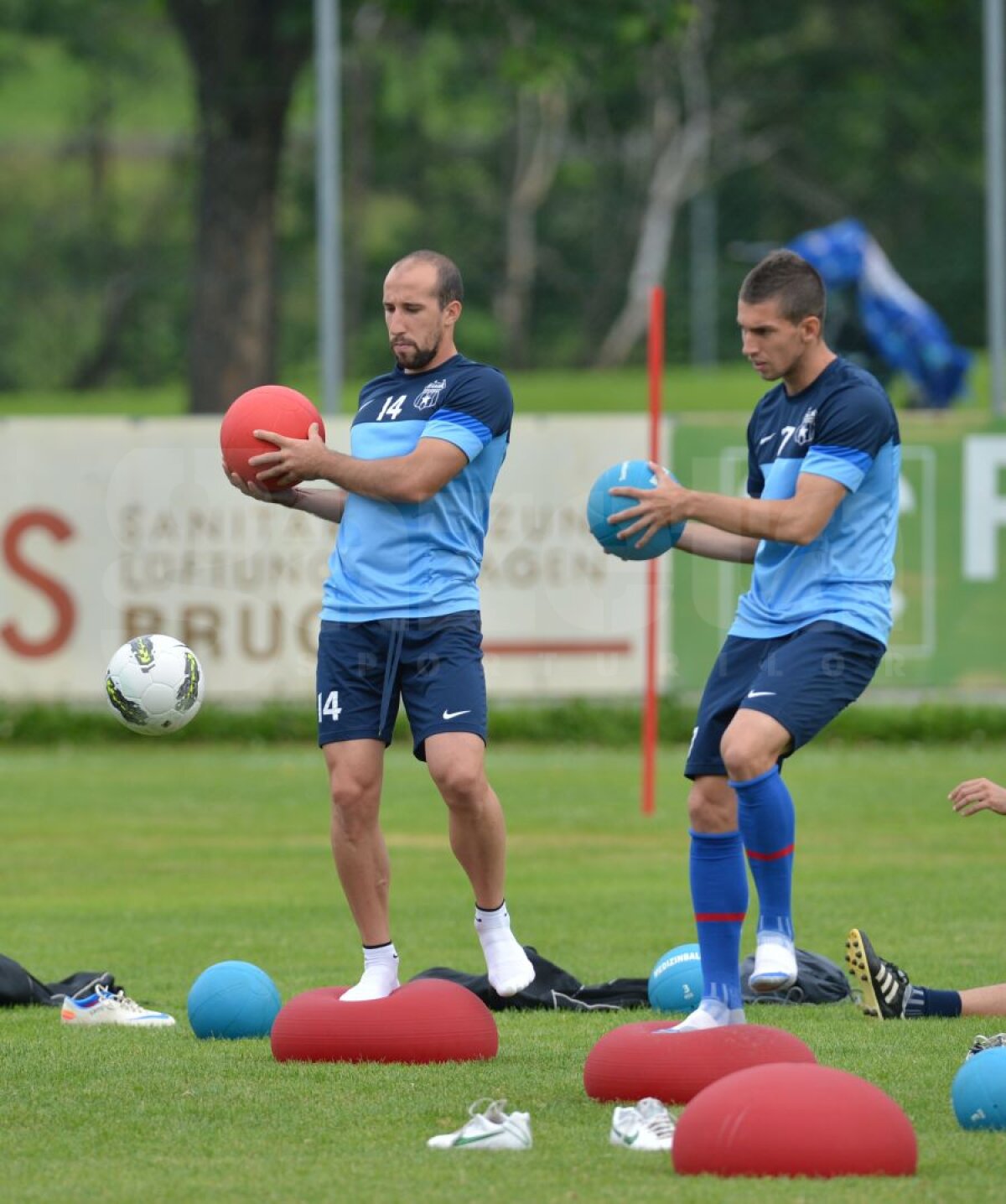 FOTO Steaua, Dinamo şi CFR Cluj, spionate în cantonament » Cum se antrenează 3 dintre favoritele la titlu