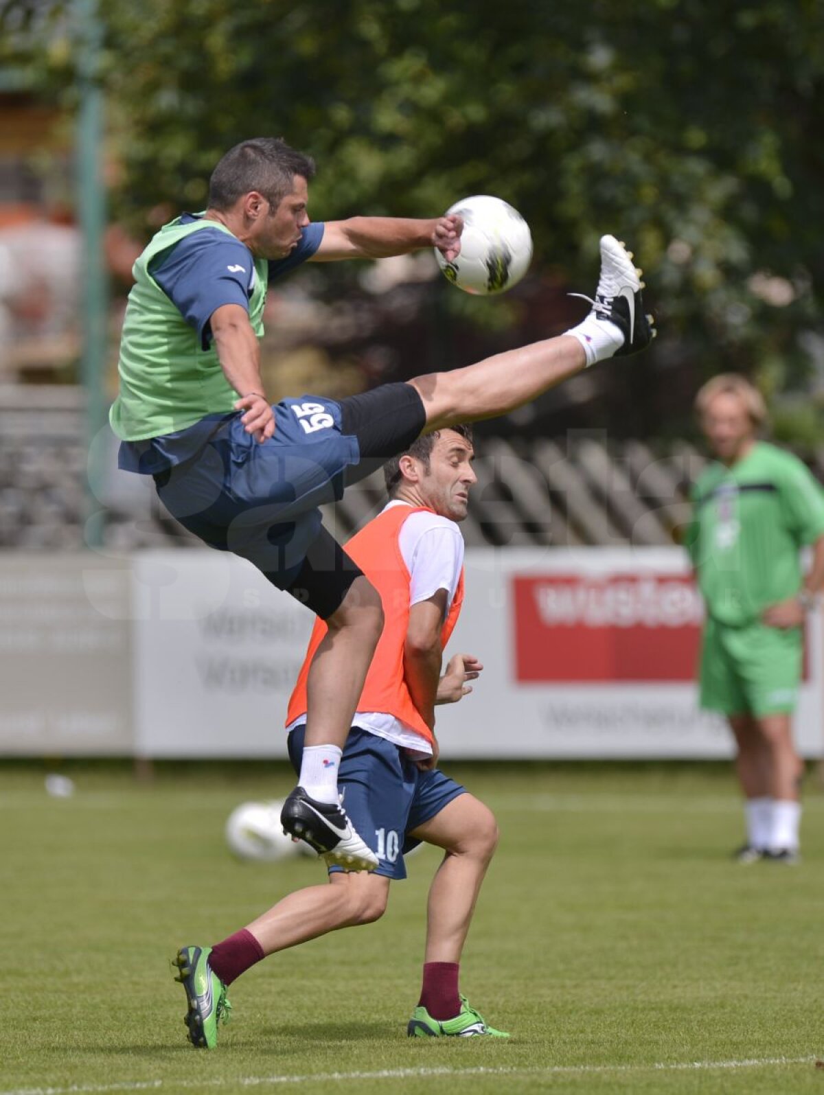 FOTO Steaua, Dinamo şi CFR Cluj, spionate în cantonament » Cum se antrenează 3 dintre favoritele la titlu