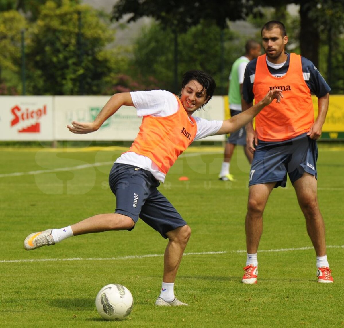 FOTO Steaua, Dinamo şi CFR Cluj, spionate în cantonament » Cum se antrenează 3 dintre favoritele la titlu