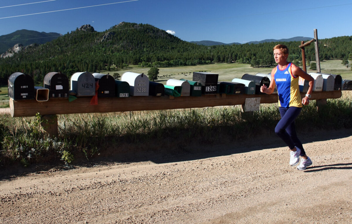 La un pas de evacuare » Familia Lidia şi Liviu Şimon vede din casă cum ard munţii