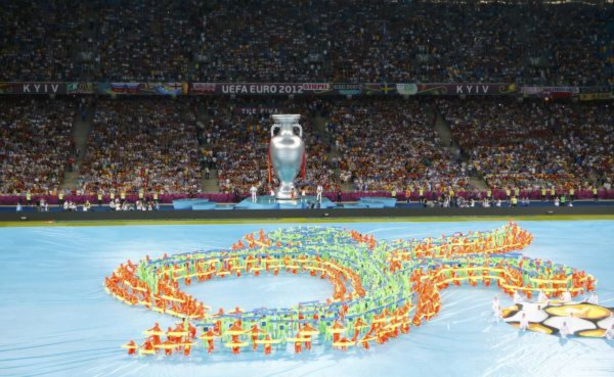 FOTO Imagini spectaculoase de la ceremonia de închidere a Euro 2012
