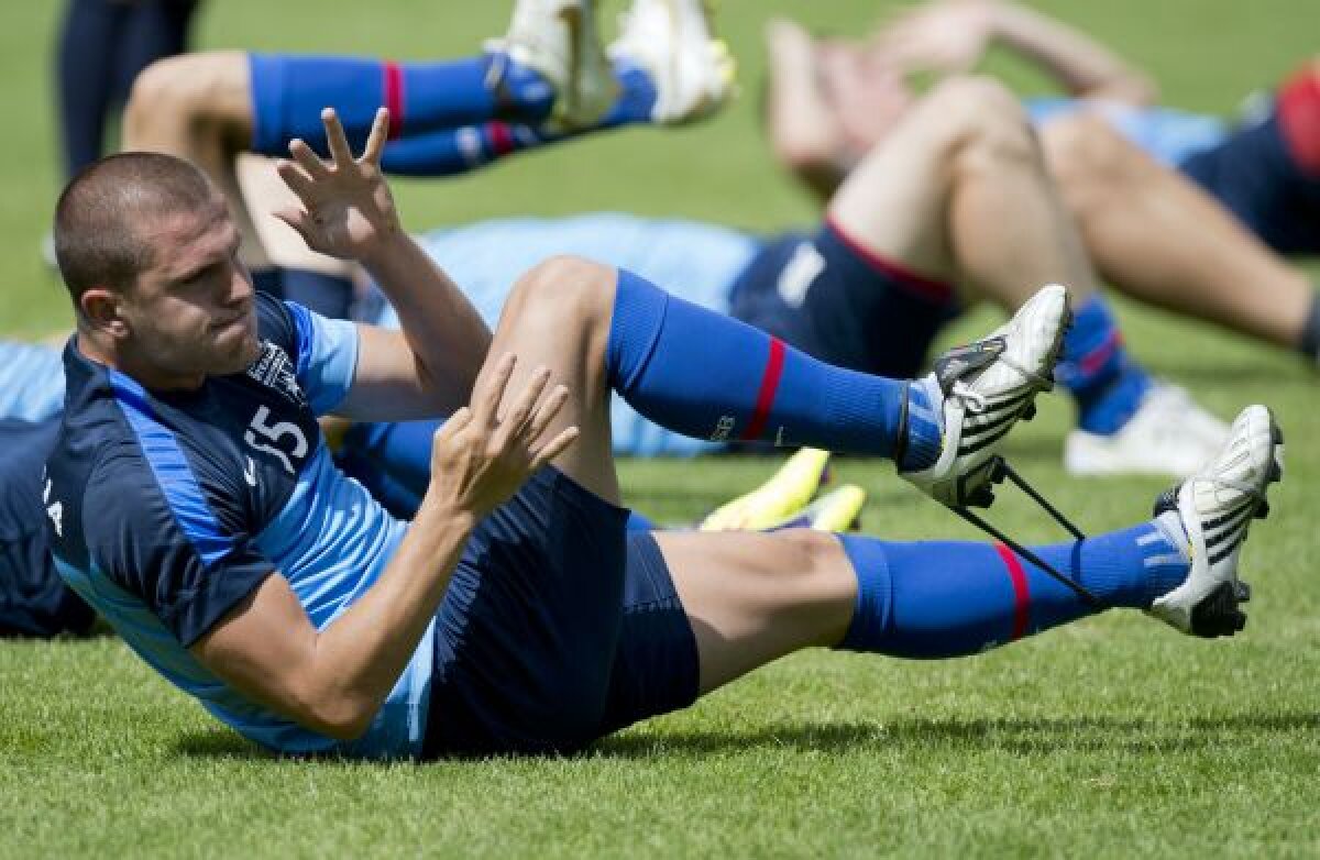 Ce rol au exerciţiile ciudate pe care Steaua le face » Gimnastică împotriva accidentărilor