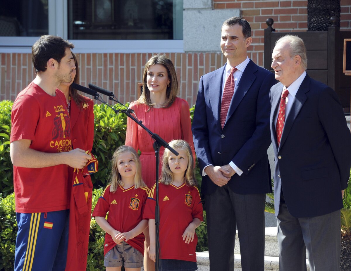 VIDEO&FOTO Spaniolii au făcut spectacol la sărbătoarea de la Madrid » Pepe Reina, maestru de ceremonii ;)