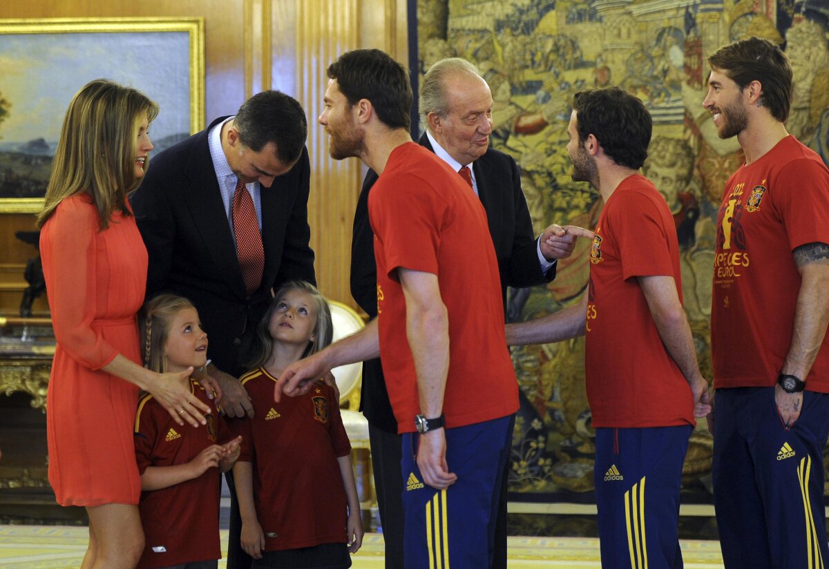 VIDEO&FOTO Spaniolii au făcut spectacol la sărbătoarea de la Madrid » Pepe Reina, maestru de ceremonii ;)