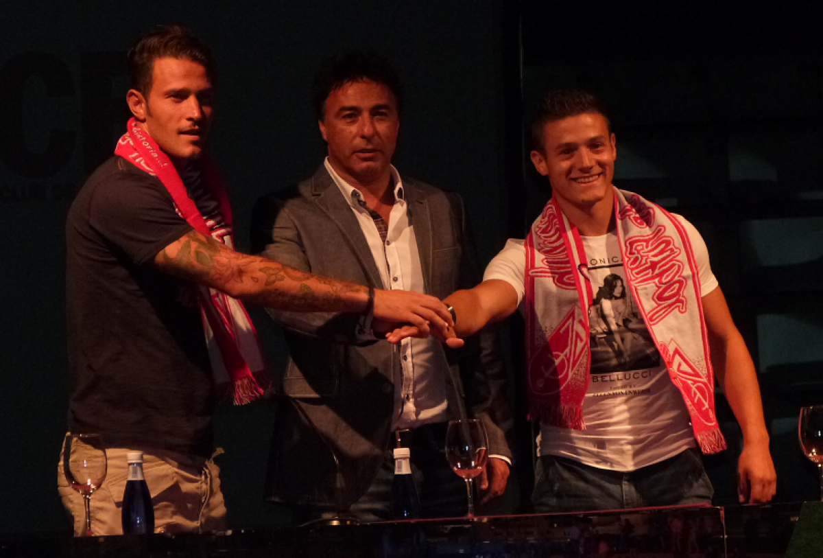 FOTO Torje a fost prezentat oficial la Granada: "Nu mă comparaţi cu Messi" :)