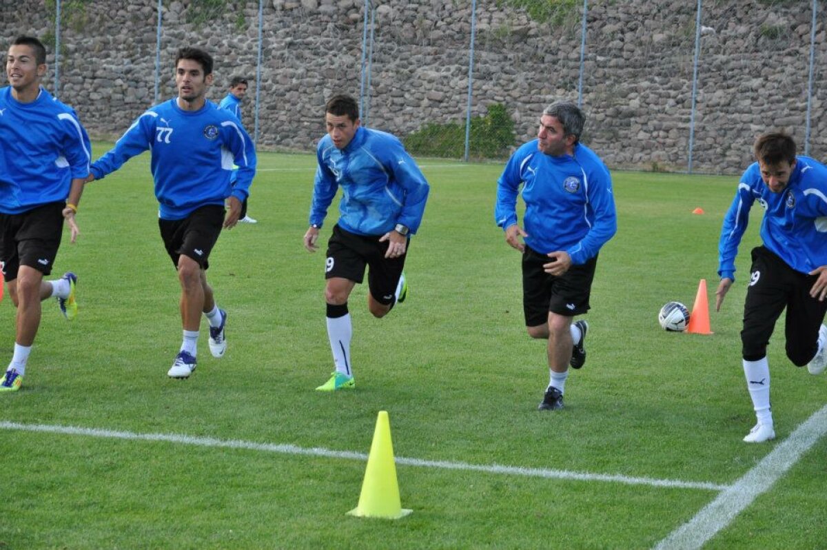 FOTO Revine "Regele" pe teren? :) Hagi face sprinturi alături de jucătorii Viitorului