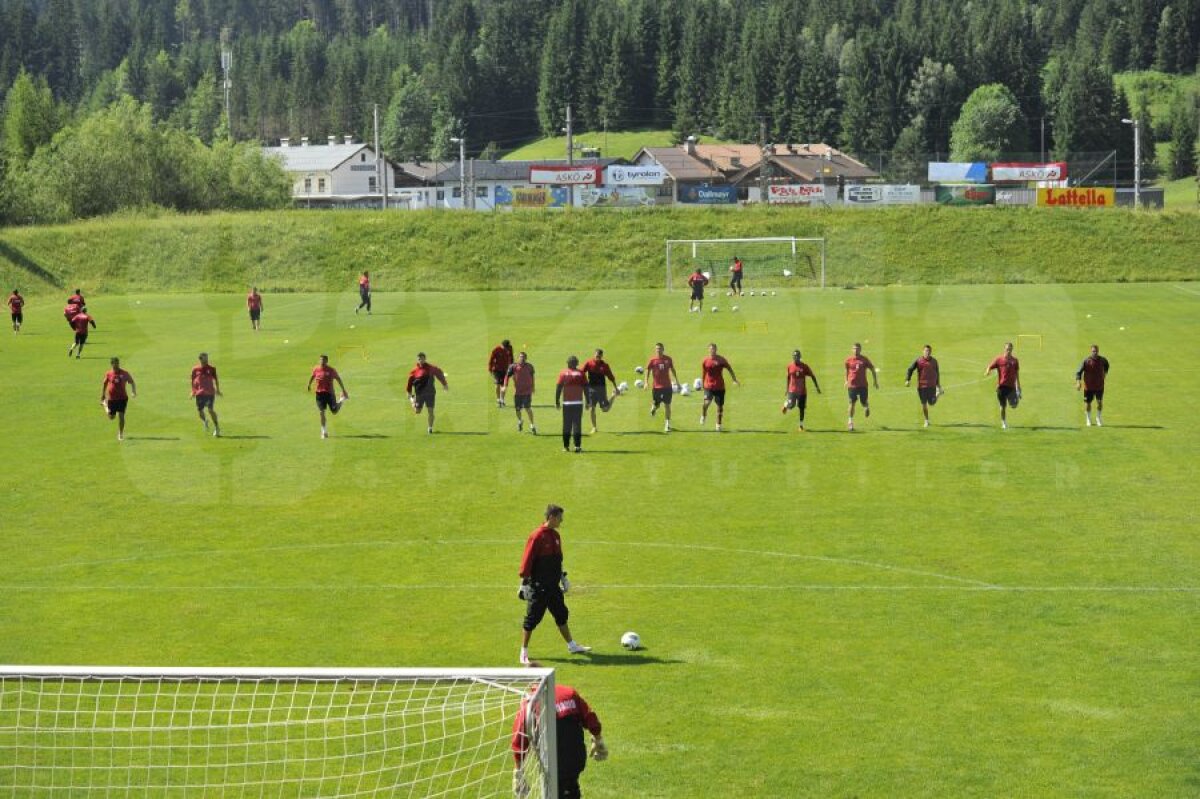 FOTO Dinamo are în lot o "vedetă" a muzicii dance! Cu cine este asemănat Koulibaly