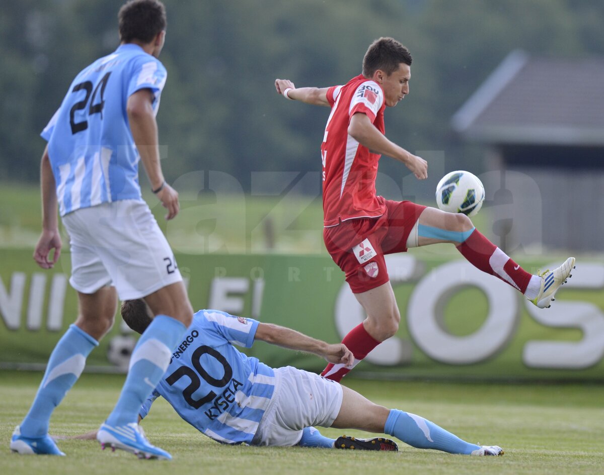 GALERIE FOTO ŞI VIDEO » Dinamo pierde din nou în Austria, 0-1 cu Mlada Boleslav