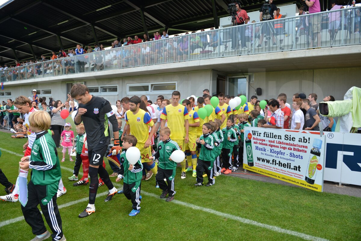 GALERIE FOTO » Steaua - Red Bull Salzburg 2-3. Prima înfrîngere din mandatul lui Reghecampf