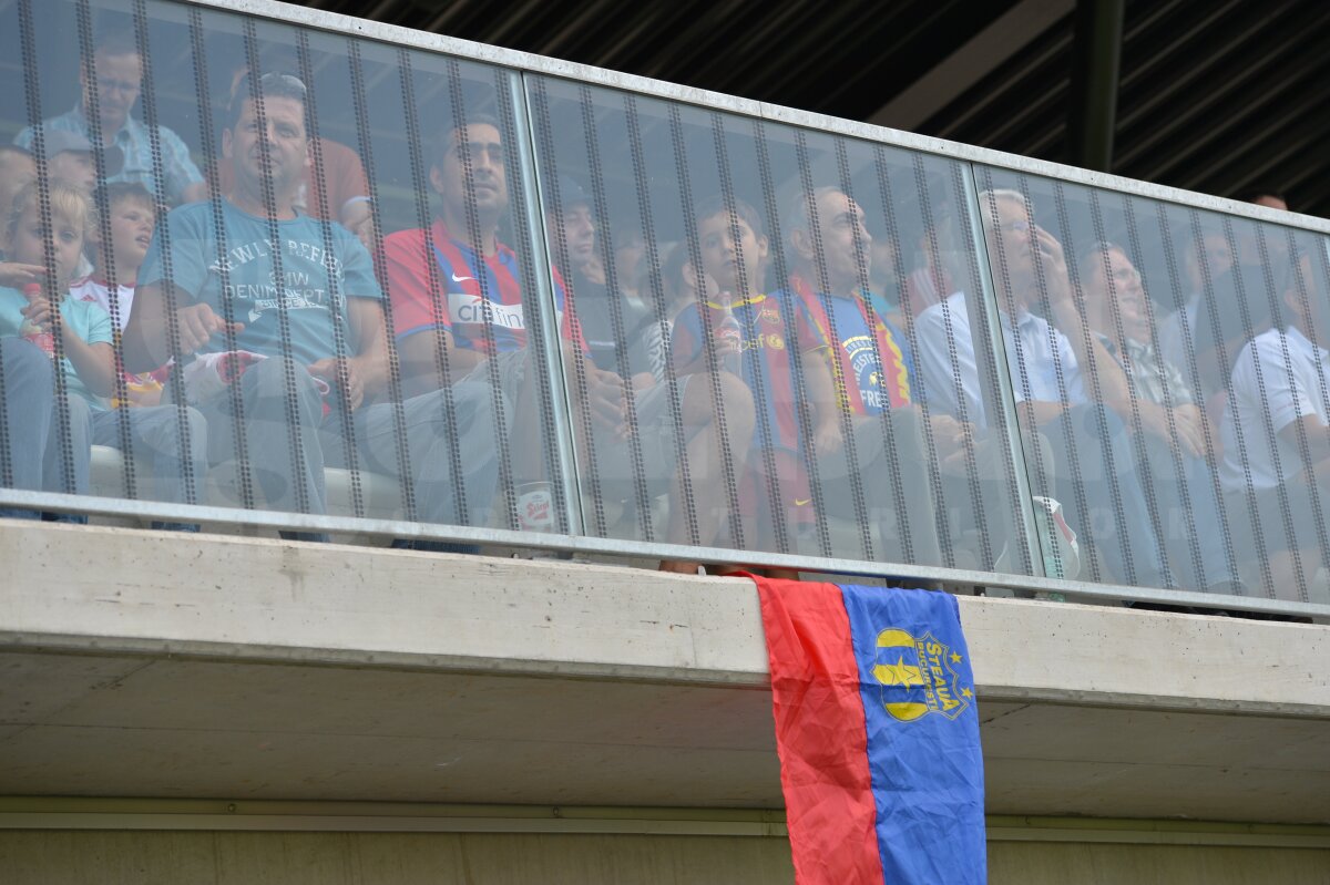 GALERIE FOTO » Steaua - Red Bull Salzburg 2-3. Prima înfrîngere din mandatul lui Reghecampf