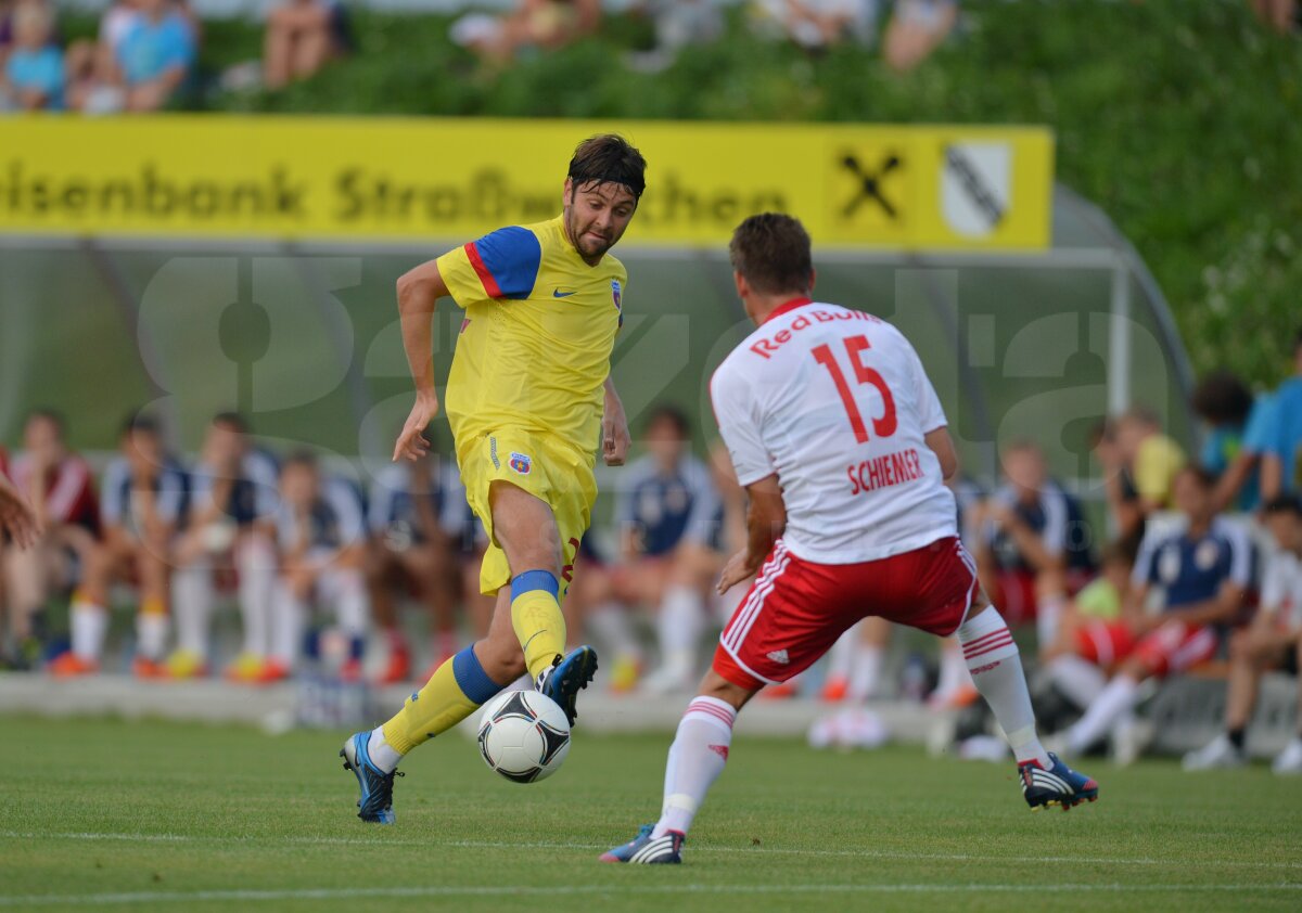 GALERIE FOTO » Steaua - Red Bull Salzburg 2-3. Prima înfrîngere din mandatul lui Reghecampf