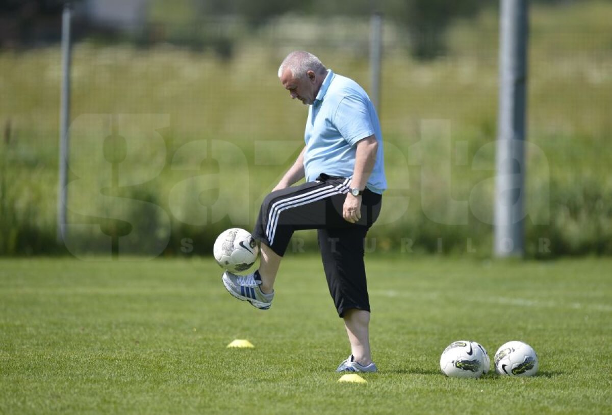 FOTO Cu Şumudică nu-i de glumă! A dat afară doi jucători importanţi din prima zi ca antrenor la FC Vaslui! Vezi ce spune Porumboiu