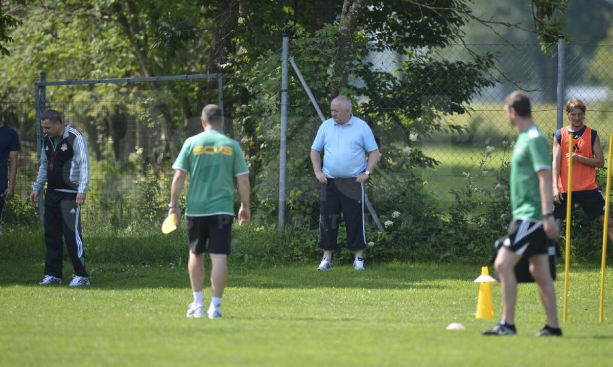 FOTO Cu Şumudică nu-i de glumă! A dat afară doi jucători importanţi din prima zi ca antrenor la FC Vaslui! Vezi ce spune Porumboiu