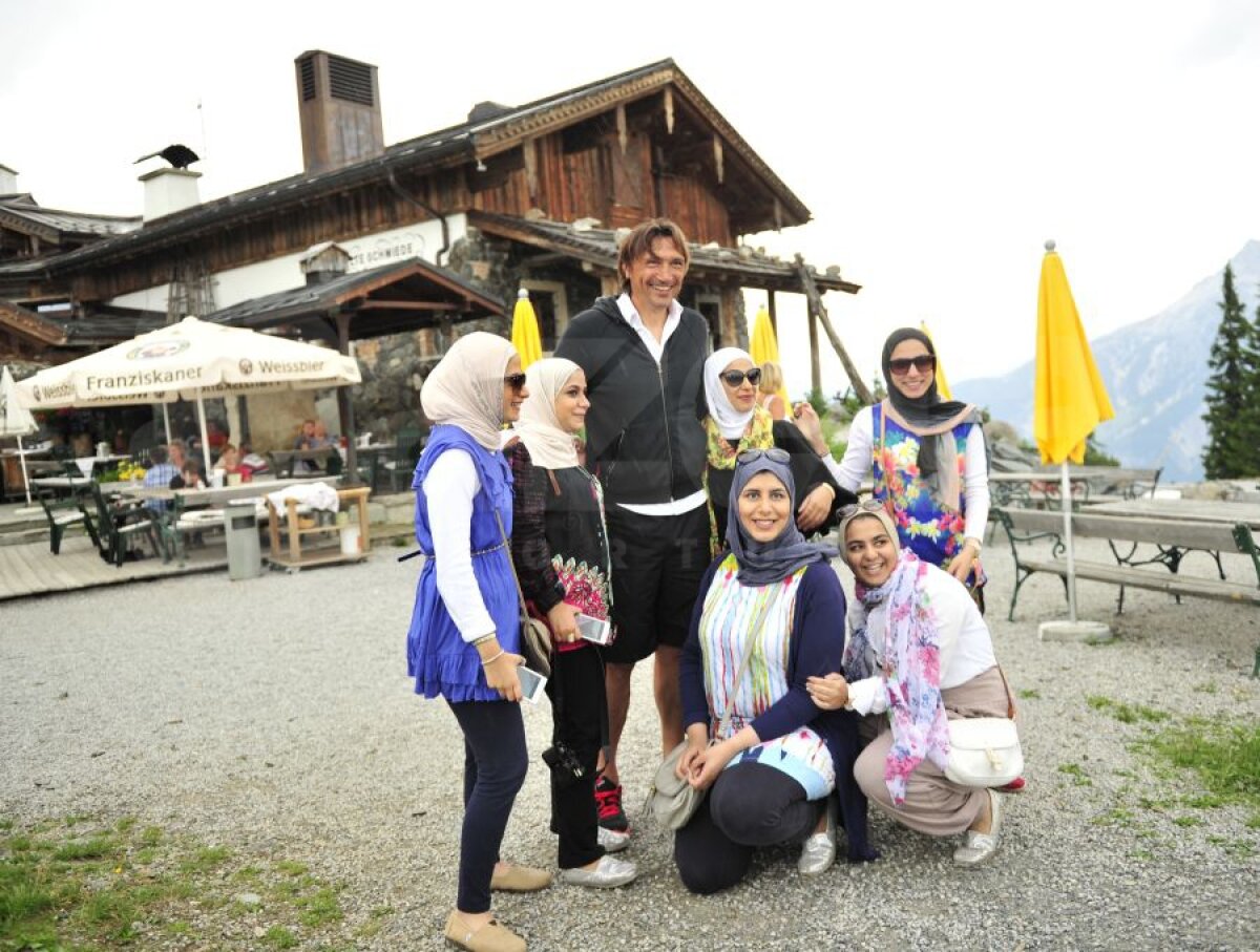 FOTO Arăboaicele au tras de Bonetti. Italianul nu le-a refuzat  ;)