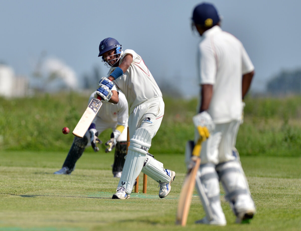 GALERIE FOTO Jucăm şi cricket! » Echipa naţională a cîştigat recent ediţia inagurală "Tri Nations"