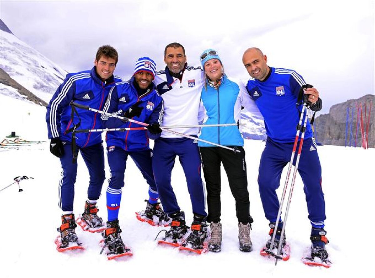 FOTO Pregătiri, nu glumă! Lyon se căleşte în munţi, pe zăpadă :O