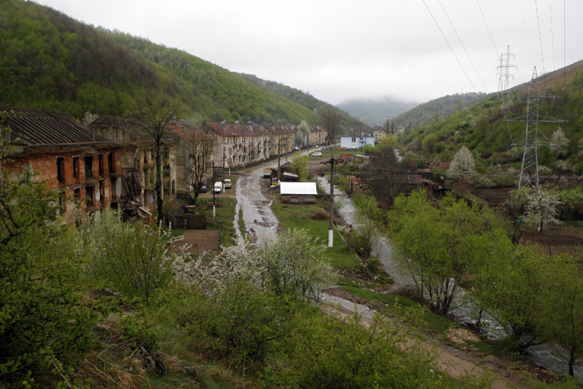 Cînd uraniul ucide sportul » Povestea zguduitoare a coloniei miniere Ciudanoviţa: boxul şi fotbalul au fost îngropate, iar oamenii trăiesc lîngă mormane radioactive!