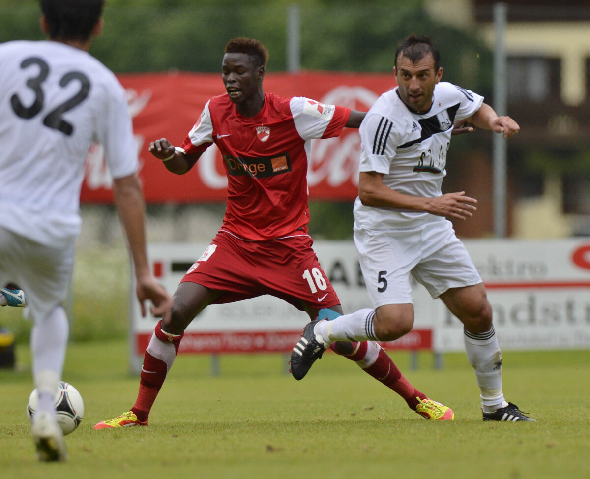 FOTO Dinamo - Nefci Baku 0-2 » "Cîinii", fără vlagă în meciul cu azerii. Cu Barcelona ce va fi?!