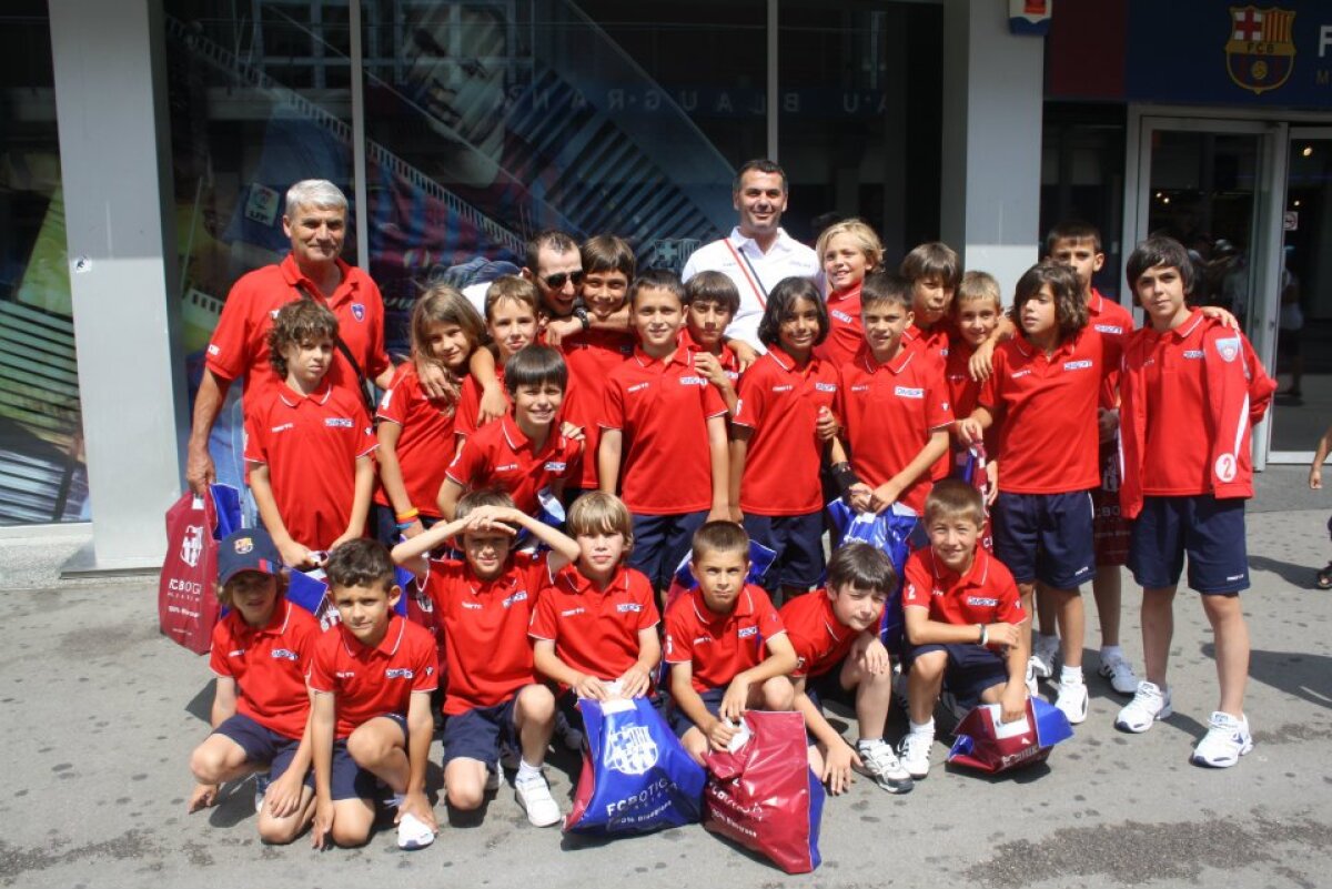 Micutii fotbalisti romani au cucerit Barcelona!