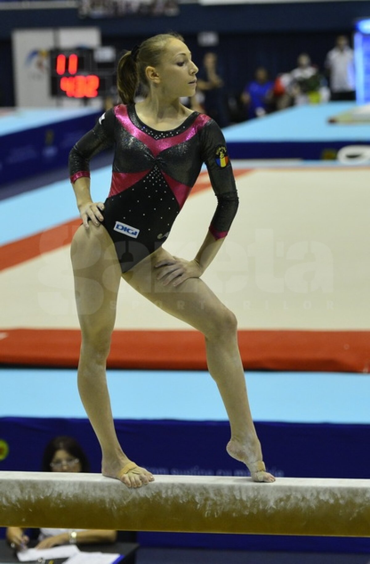 GALERIE FOTO / Repetiţie pe podium » Ultimul test al gimnastelor înainte de Jocurile Olimpice