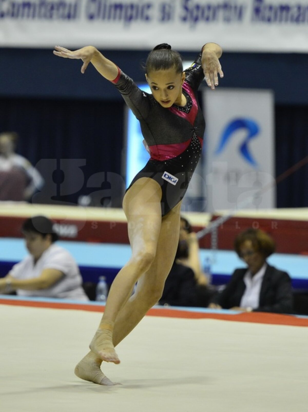 GALERIE FOTO / Repetiţie pe podium » Ultimul test al gimnastelor înainte de Jocurile Olimpice