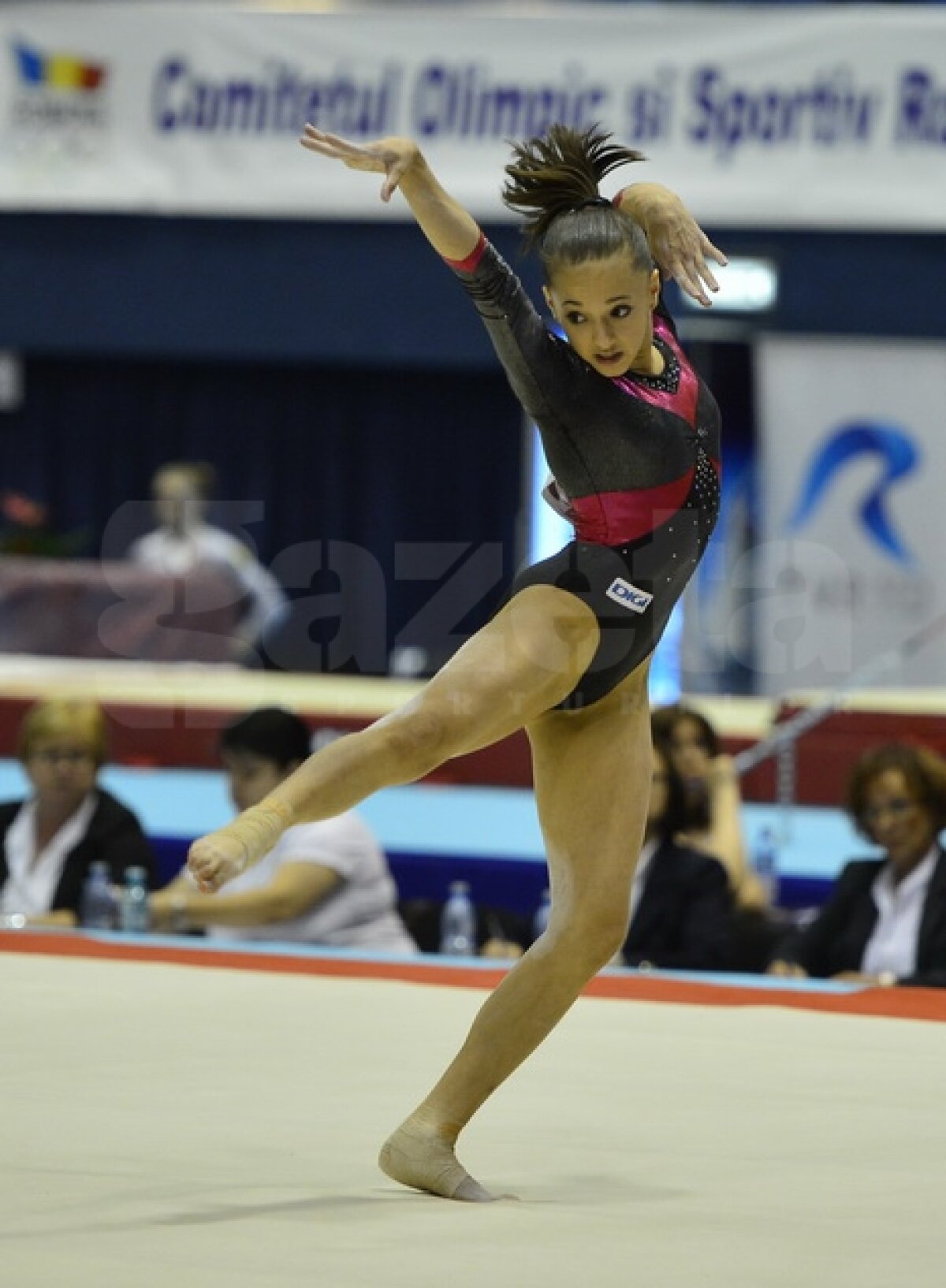 GALERIE FOTO / Repetiţie pe podium » Ultimul test al gimnastelor înainte de Jocurile Olimpice