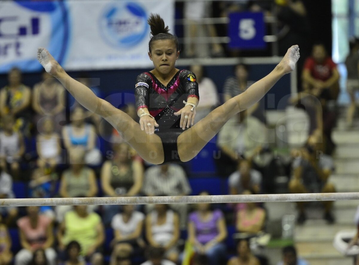 GALERIE FOTO / Repetiţie pe podium » Ultimul test al gimnastelor înainte de Jocurile Olimpice