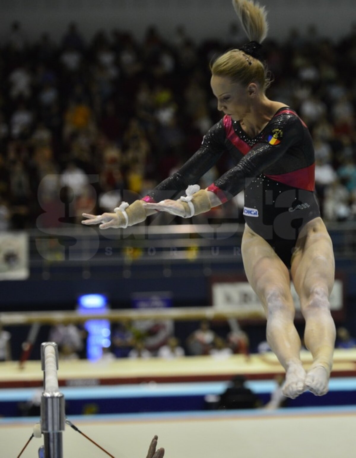 GALERIE FOTO / Repetiţie pe podium » Ultimul test al gimnastelor înainte de Jocurile Olimpice