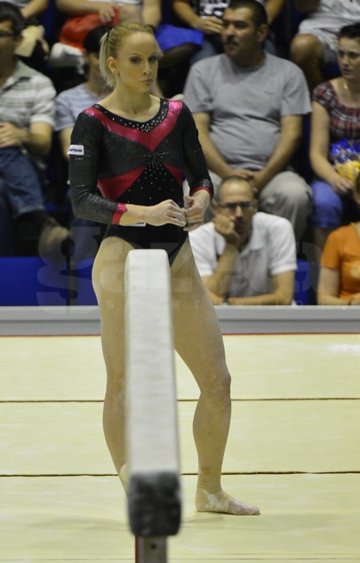 GALERIE FOTO / Repetiţie pe podium » Ultimul test al gimnastelor înainte de Jocurile Olimpice