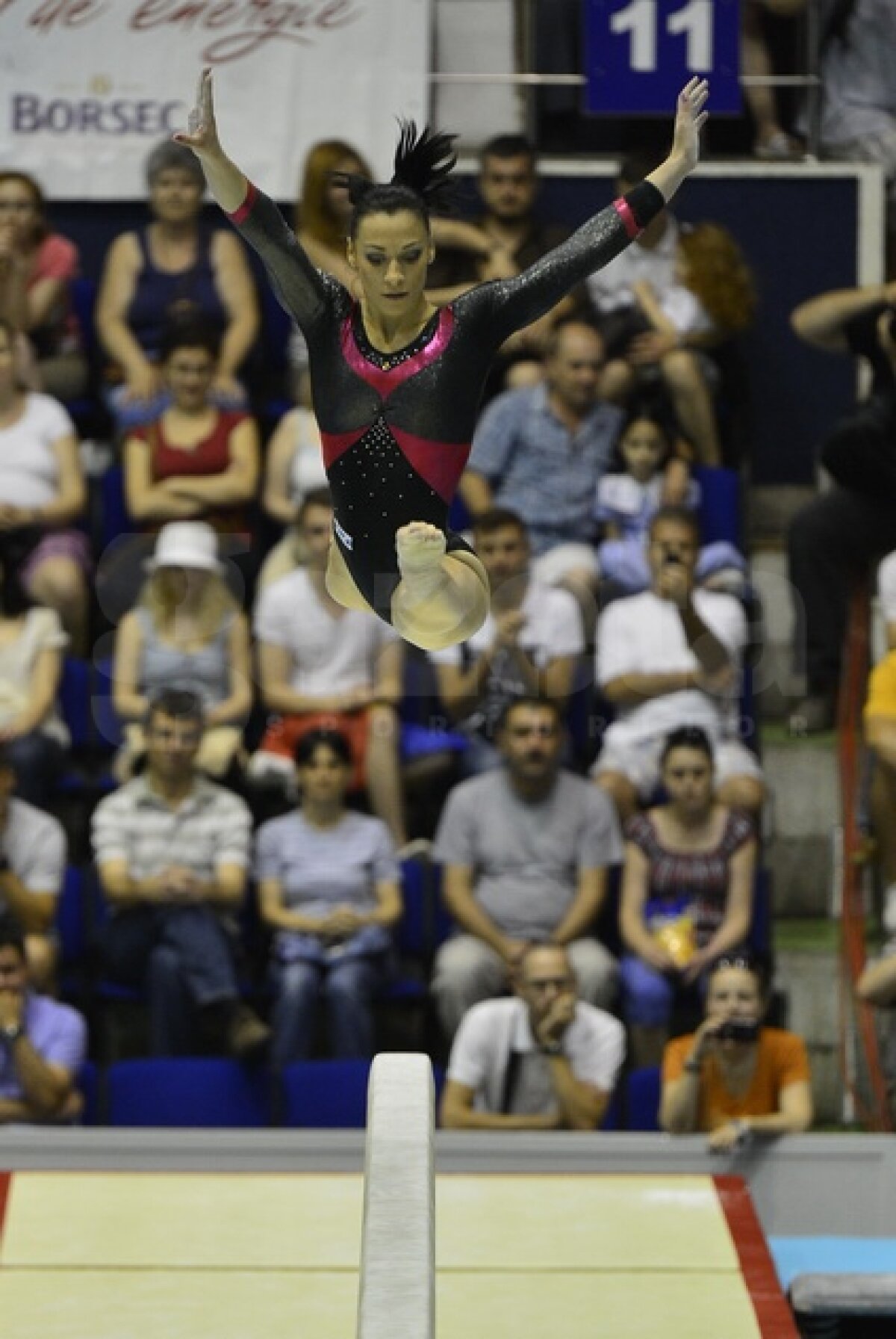 GALERIE FOTO / Repetiţie pe podium » Ultimul test al gimnastelor înainte de Jocurile Olimpice